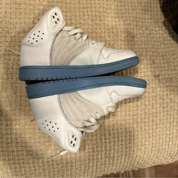 Jordan 1 flight 4 prem trainer828237-141 Size 7Y - Picture 5 of 12